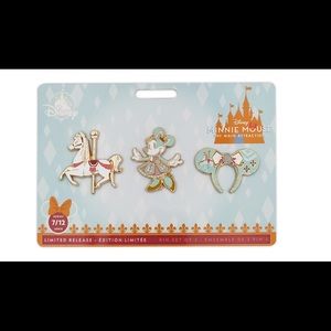 NWT Minnie main attraction pin set